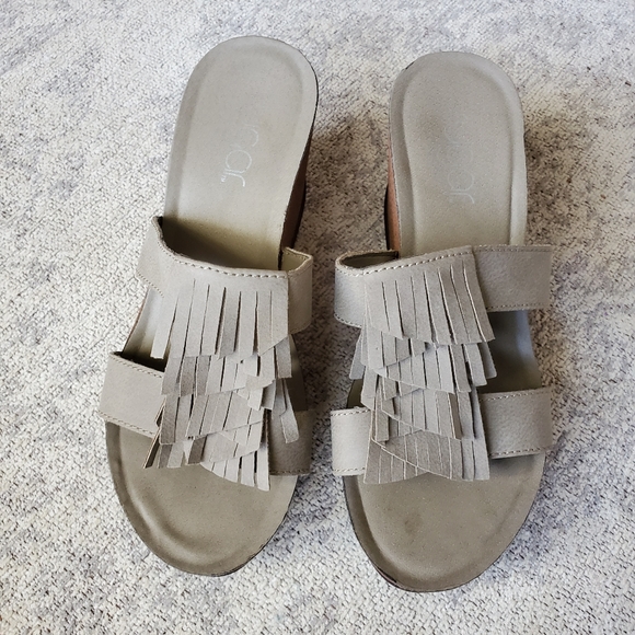 Taupe fringe cork wedges - Picture 3 of 4